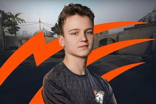 艾维和哈里斯复出！活塞VS雄鹿首发：康宁汉姆大战罗林斯