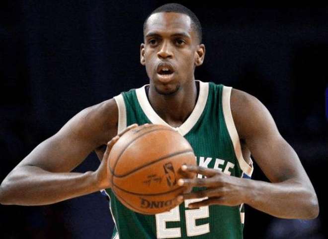 足球中超重金投入青训，多所足球学校开建