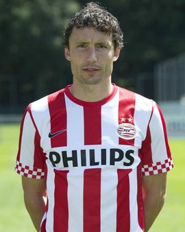 洛杉矶快船以131-116击败黄蜂，哈登55分创队史新高，成为NBA第四位得分超55分的球员，表现惊艳。