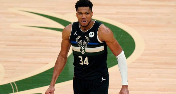 斯基拉：桑托斯在推进内马尔的续约，俱乐部有信心留下他